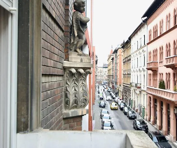 Appartement Standard By Hi5 - Dessewffy 2 Bedroom Budapest