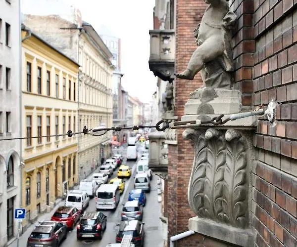 Appartement Standard By Hi5 - Dessewffy 2 Bedroom Budapest