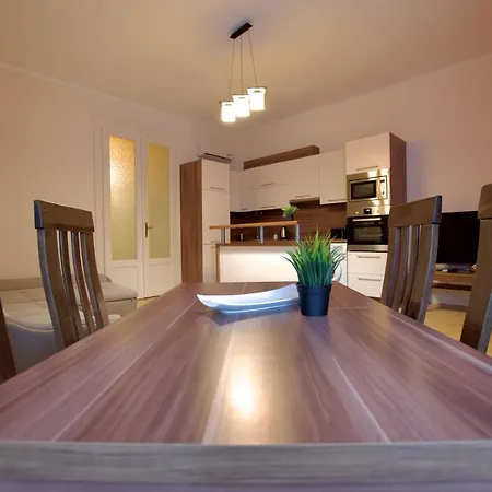 Standard By Hi5 - Dessewffy 2 Bedroom *