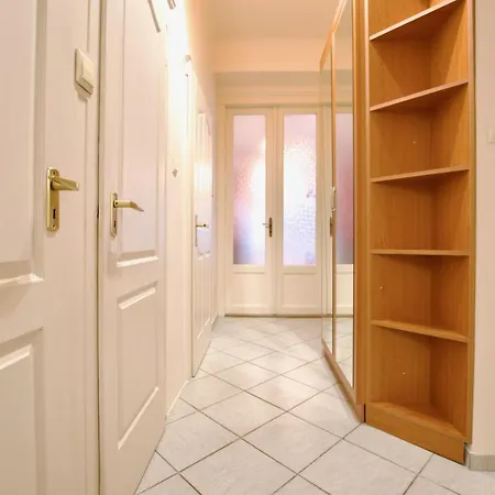 Apartament Standard By Hi5 - Dessewffy 2 Bedroom Budapeszt